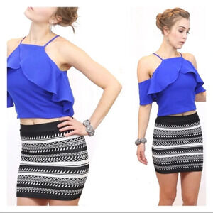 Off the shoulder wear two way crop top